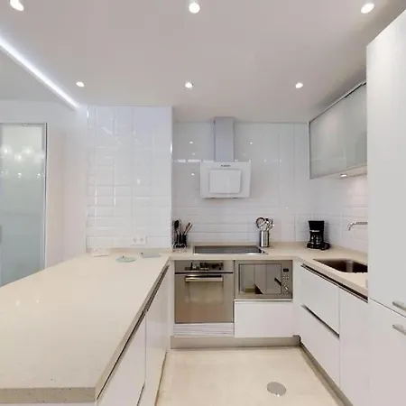 Puerto Ideal Location * Estepona