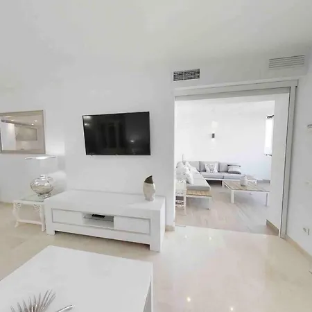 Puerto Ideal Location * Estepona