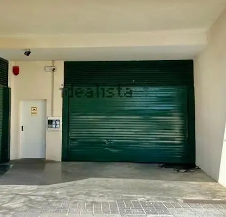 Puerto Ideal Location