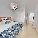 Puerto Ideal Location 아파트