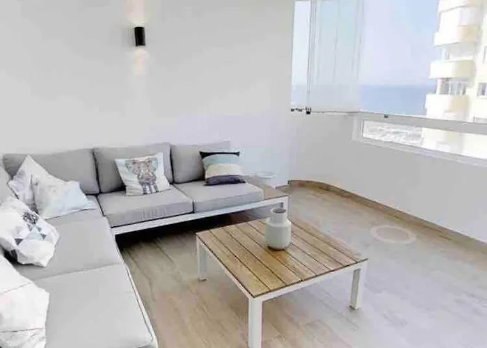 Puerto Ideal Location