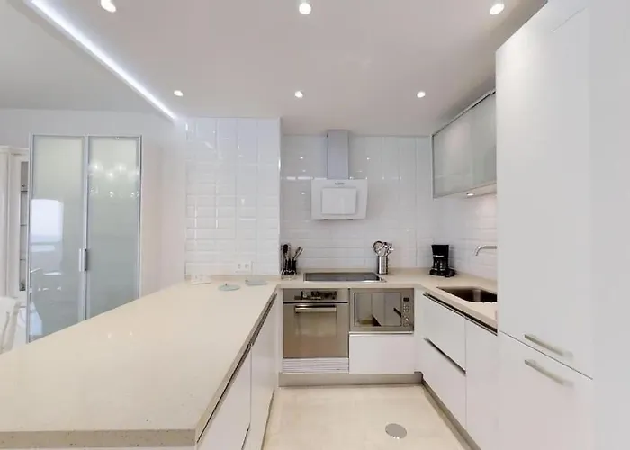 Puerto Ideal Location * Estepona